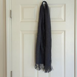 NWT, Neiman Marcus, gray, cashmere, 5' scarf, with fringe